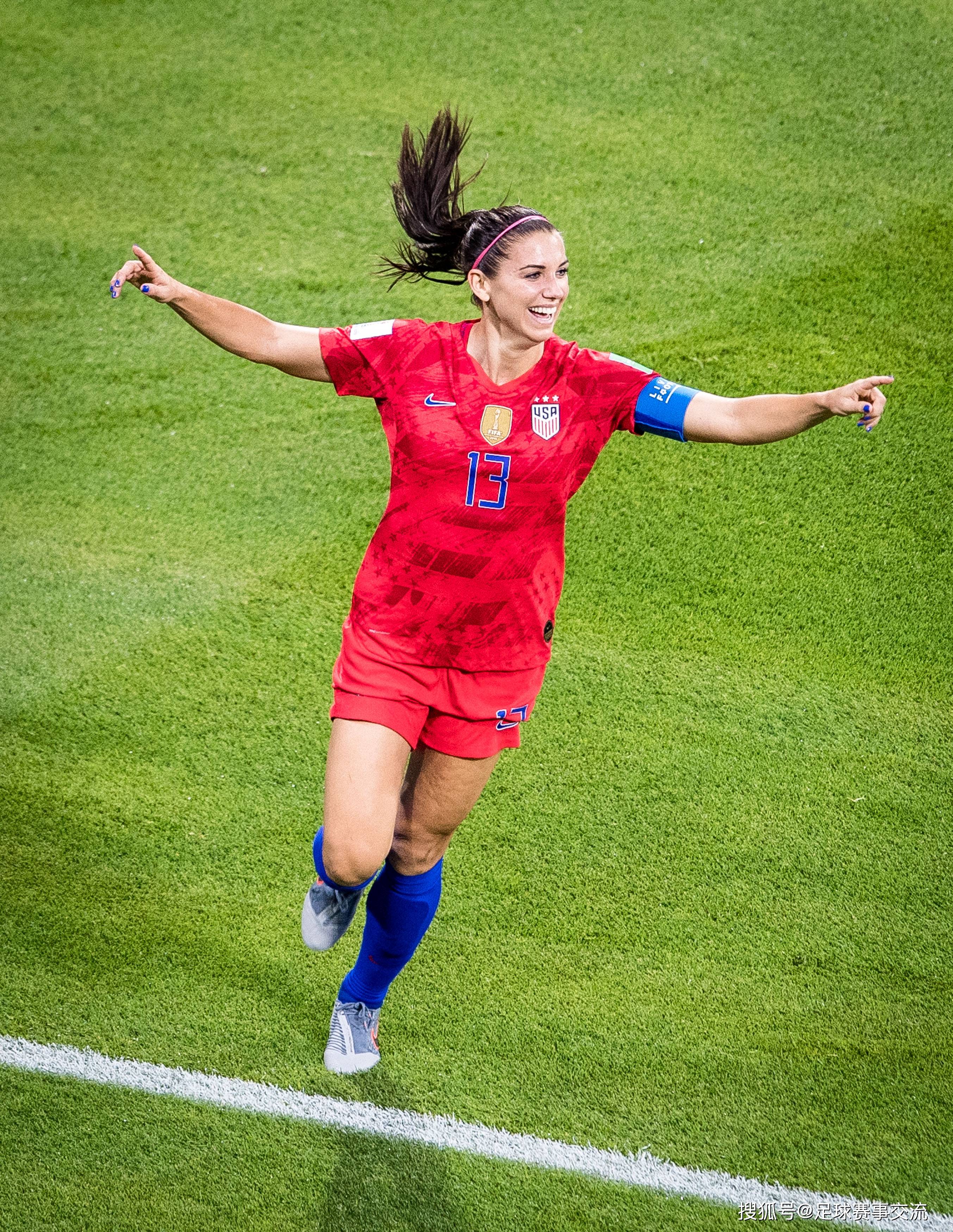 雷火电竞网站-哥伦比亚女足队员在比赛中取得突破性进展