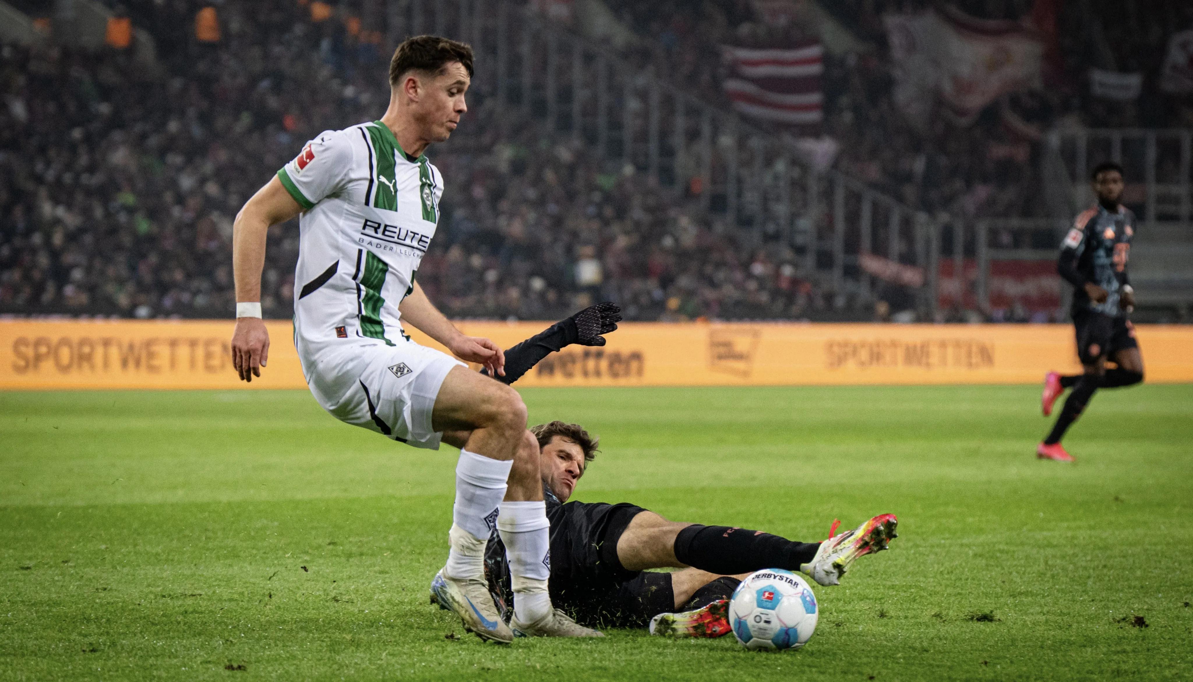 拜仁横扫对手，轻松晋级四强