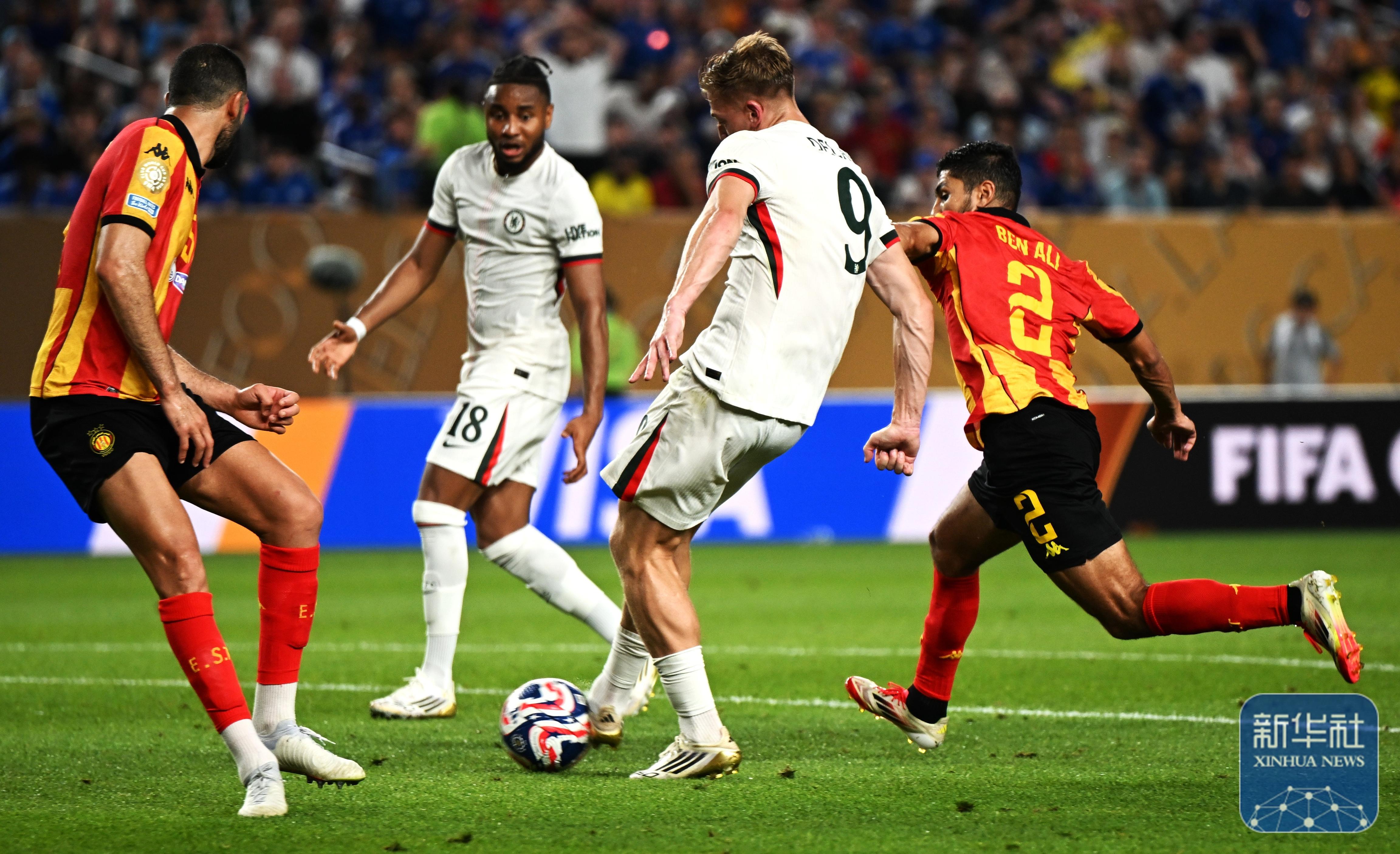 非洲国家杯淘汰赛激烈，突尼斯阿尔及利亚对撞的简单介绍