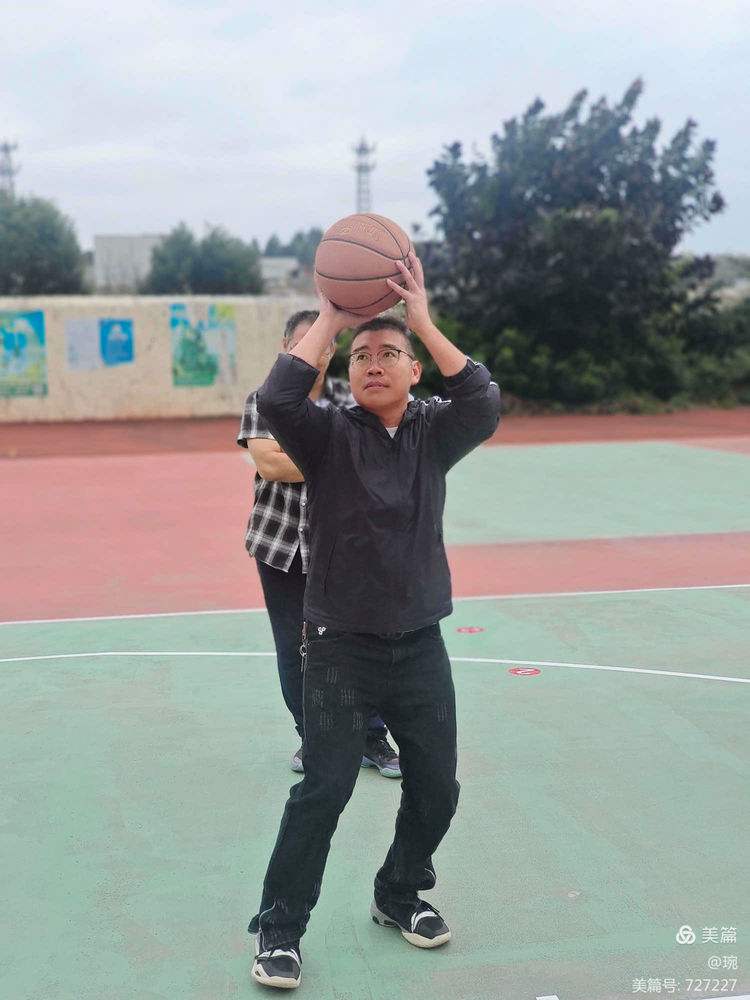 乐在其中!场上选手们尽情享受比赛的简单介绍 乐在其中!场上选手们尽情享受比赛的简单介绍