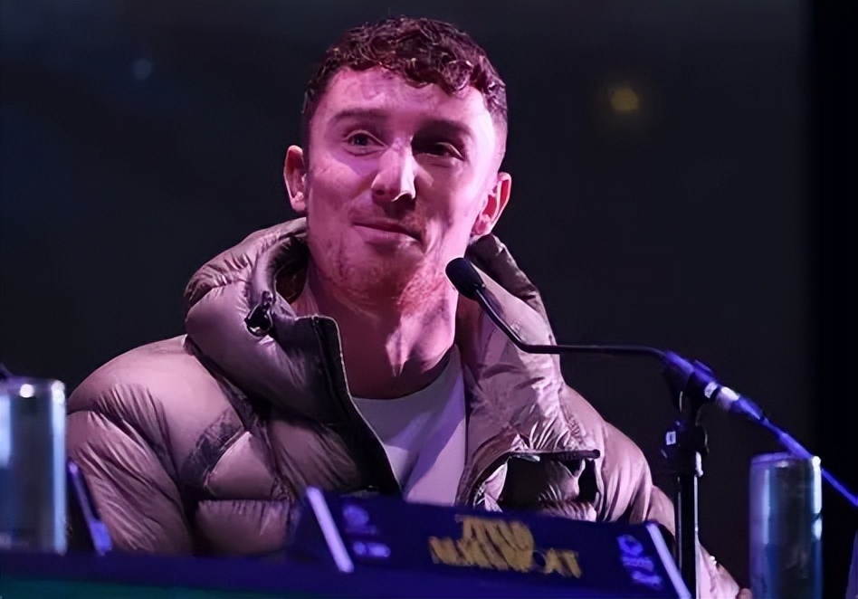 拳击男子轻重量级：英国选手夺冠