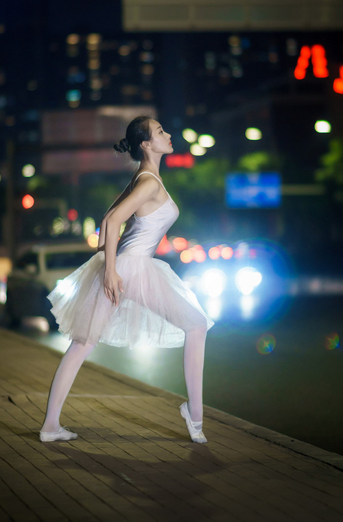 极夜下的逆袭,洪都拉斯强行终结芬兰童话,凯恩在雪暴中加冕关键先生