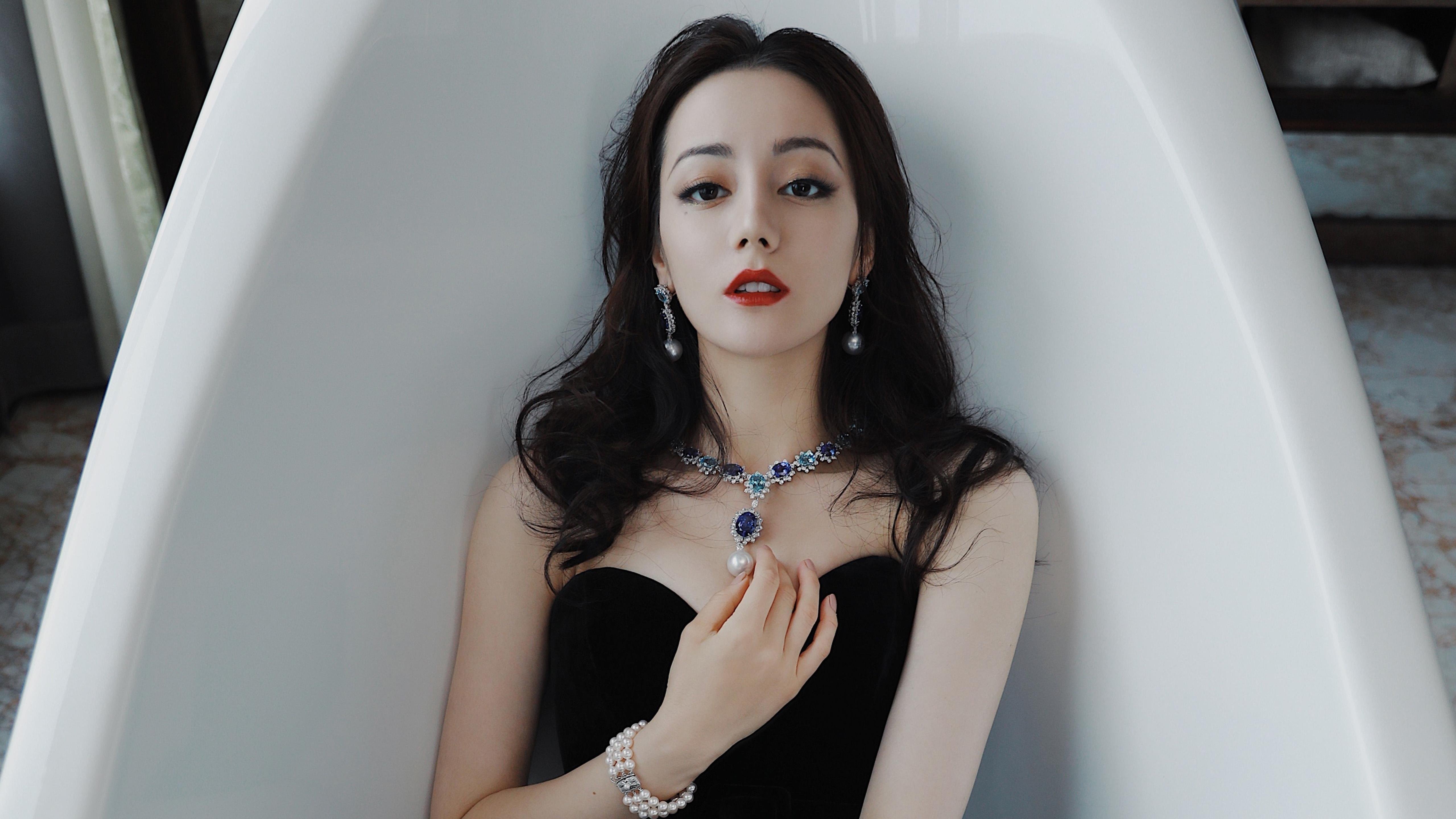 雷火电竞网站-马德里竞技暗夜加冕，格列兹曼烈焰焚皇城