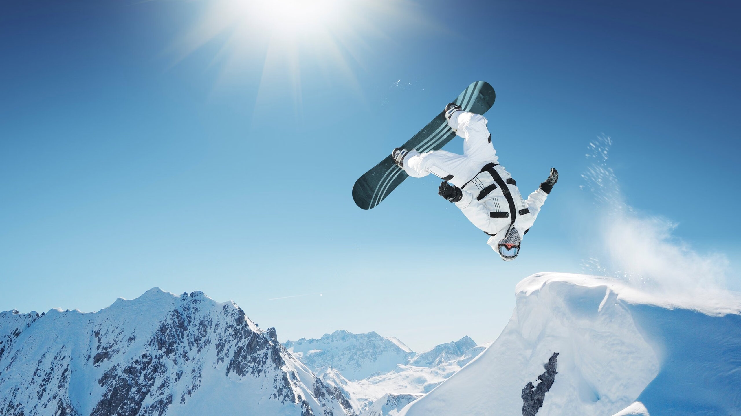 瑞典女王与那不勒斯四部曲，蒂亚戈的第三类文学