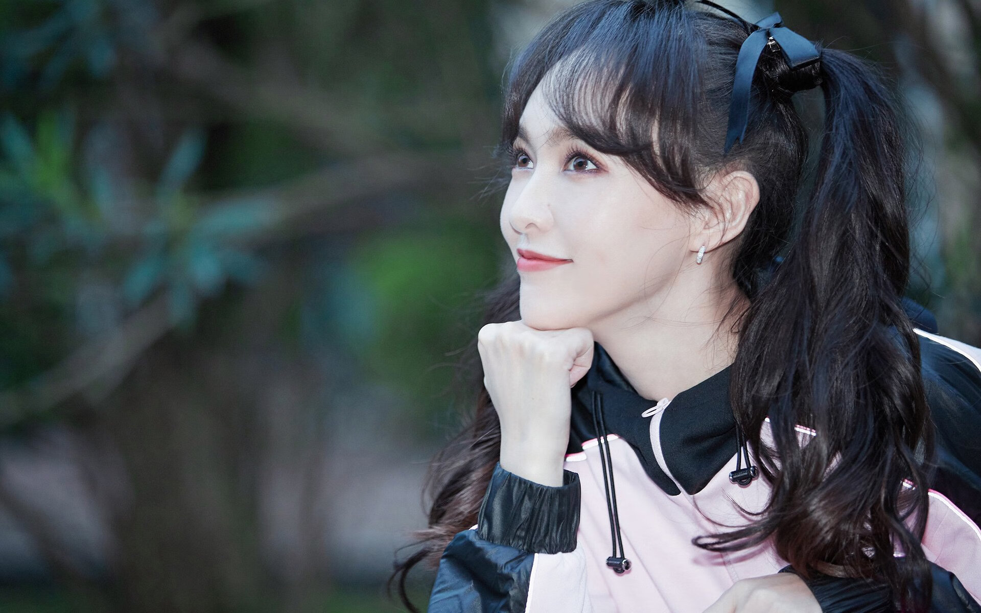 双线封神，多特蒙德欧陆斩落铁骑，库尔图瓦英超争冠只手遮天